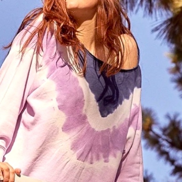 aerie Tops - Aerie American Eagle Pink Blue Raw Cut City Sweatshirt Medium EUC